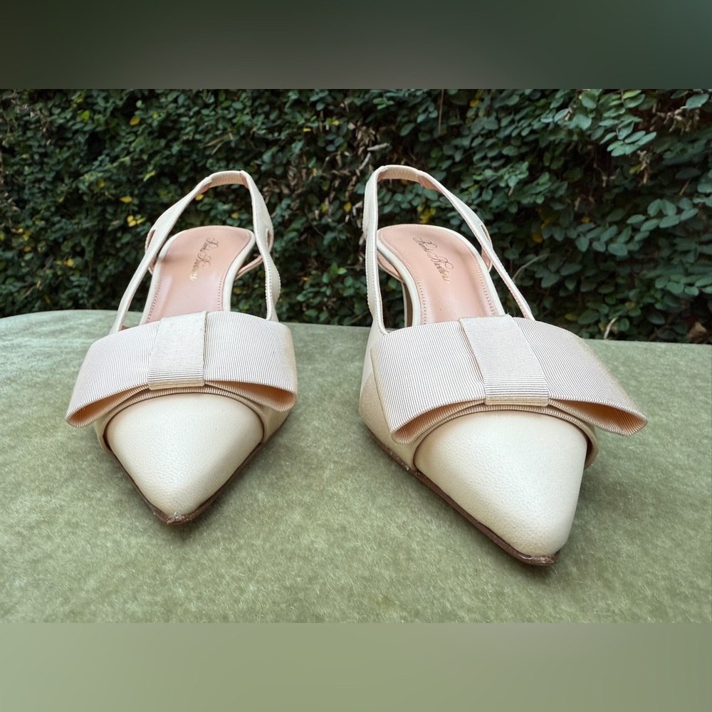 Brooks Brothers Elegant Cream Slingback Heels
